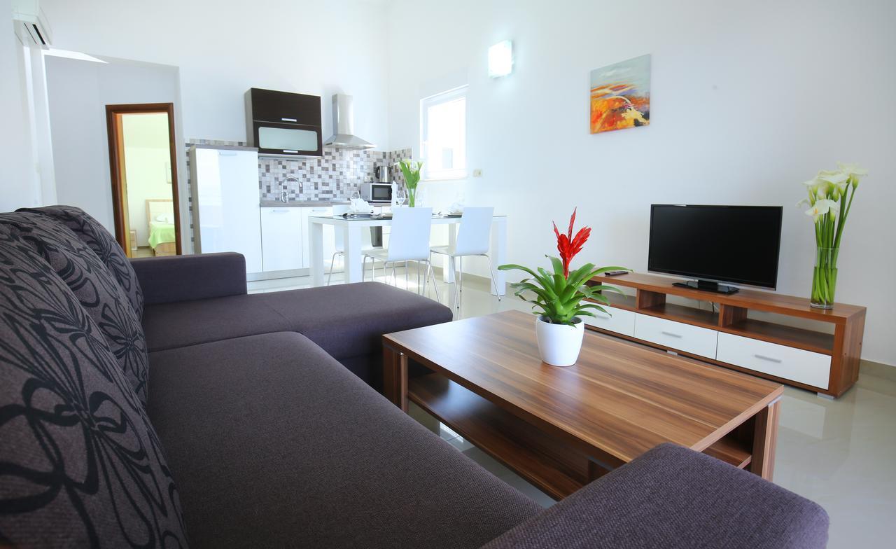 Apartments Nemira Exclusive Omiš Exteriör bild